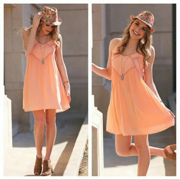 Infinity Raine Dresses & Skirts - Infinity Raine sundress peach small